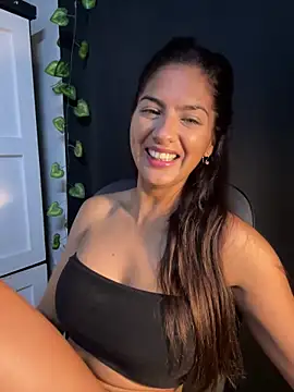 Snapshot of chicachocolate01 chatting on February 5, 2026, 8:43 am chicachocolate01 online show from February 5, 2026, 8:43 am