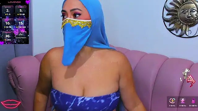 Snapshot of Aisha_Malek chatting on October 16, 2025, 7:33 pm Aisha Malek online show from October 16, 2025, 7:33 pm