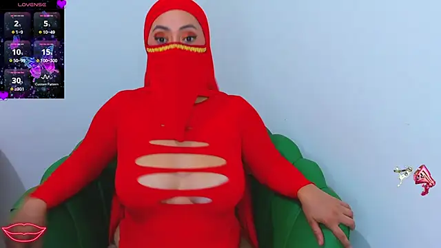 Snapshot of Aisha_Malek chatting on October 10, 2025, 8:09 pm Aisha Malek online show from October 10, 2025, 8:09 pm