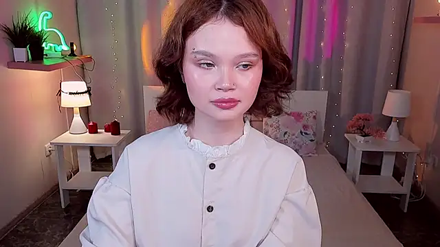 Snapshot of EmilyChaves chatting on June 18, 2026, 8:24 am EmilyChaves online show from June 18, 2026, 8:24 am