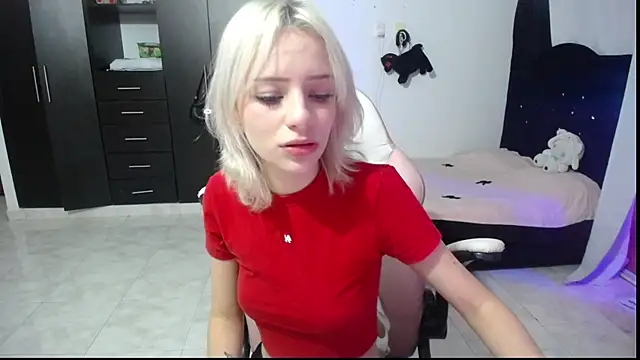 Snapshot of Elizabeth_rose02 chatting on October 25, 2025, 11:49 pm Elizabeth rose02 online show from October 25, 2025, 11:49 pm