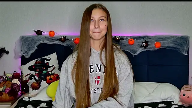 Snapshot of MissEmilyMiller chatting on November 3, 2025, 5:16 pm MissEmilyMiller online show from November 3, 2025, 5:16 pm