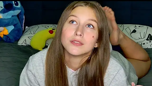 MissEmilyMiller online show from November 21, 2025, 5:12 pm