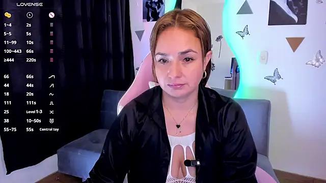 Snapshot of luciamature_ chatting on October 9, 2025, 7:58 pm luciamature online show from October 9, 2025, 7:58 pm