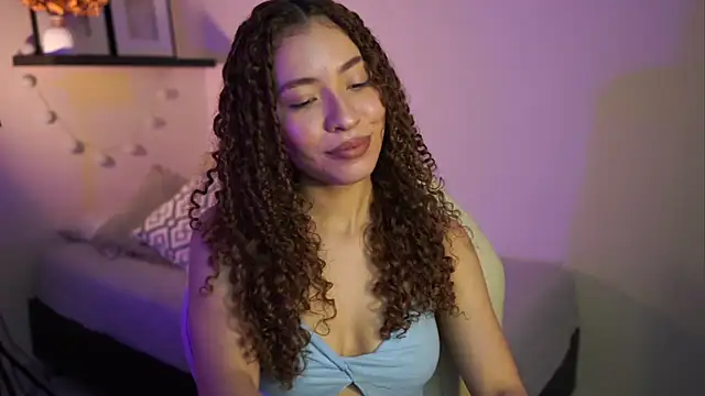 isabella-garcia- online show from February 20, 2026, 1:24 am