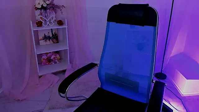 AuroraWrenfield online show from September 29, 2025, 4:41 am