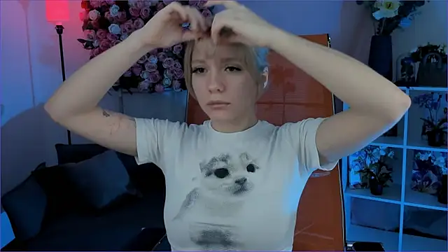 Snapshot of AuroraWrenfield chatting on February 23, 2026, 1:18 am AuroraWrenfield online show from February 23, 2026, 1:18 am