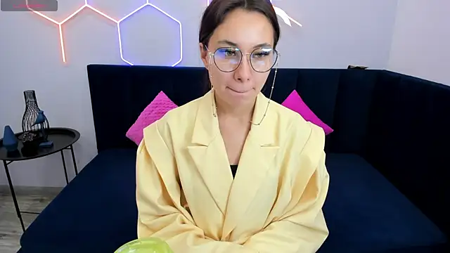 Snapshot of Kat__cat chatting on November 3, 2025, 1:33 am Kat cat online show from November 3, 2025, 1:33 am