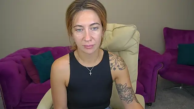 Snapshot of KateShanny chatting on September 18, 2025, 5:43 am KateShanny online show from September 18, 2025, 5:43 am