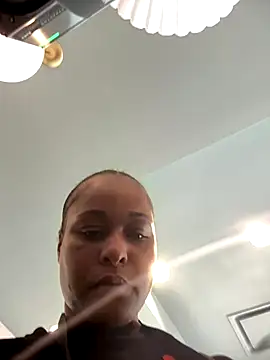 yummy0322 online show from September 19, 2025, 12:42 pm