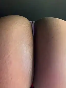 Snapshot of yummy0322 chatting on February 15, 2026, 2:45 am yummy0322 online show from February 15, 2026, 2:45 am