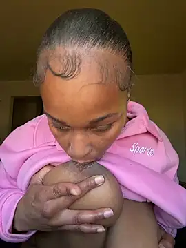 yummy0322 online show from November 23, 2025, 3:44 pm