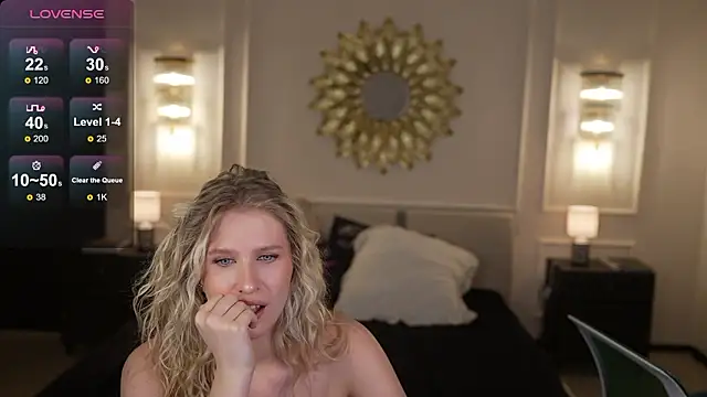 Scarlett Sweet054 online show from March 18, 2026, 9:04 pm