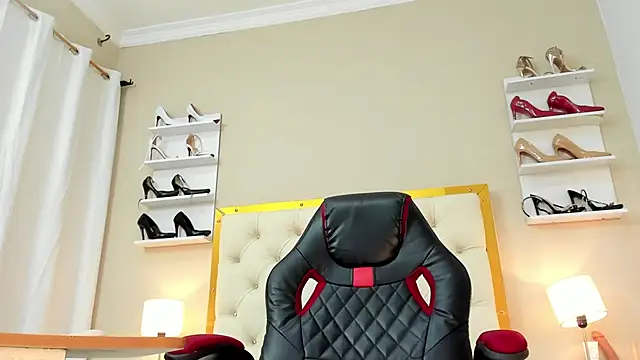 Snapshot of aura_sanders1 chatting on September 19, 2025, 12:09 pm aura sanders1 online show from September 19, 2025, 12:09 pm