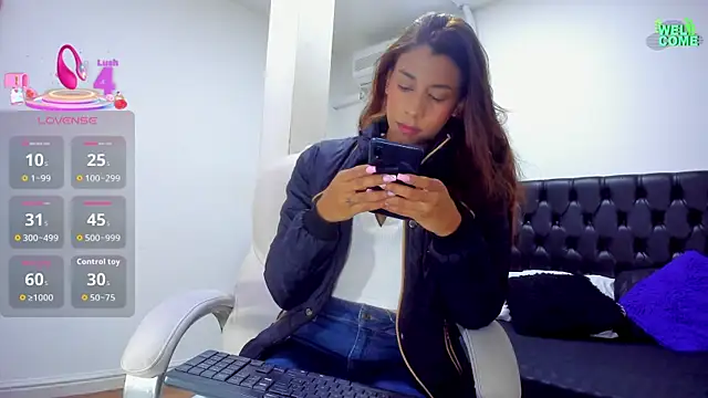 ivi lopez online show from November 6, 2025, 11:47 am