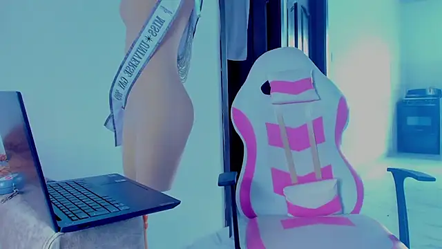 Snapshot of ISA_BELLA_VZL chatting on January 14, 2026, 8:56 pm ISA BELLA VZL online show from January 14, 2026, 8:56 pm