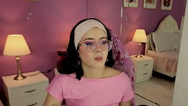 LiLLiAnderson online show from November 6, 2025, 11:47 am