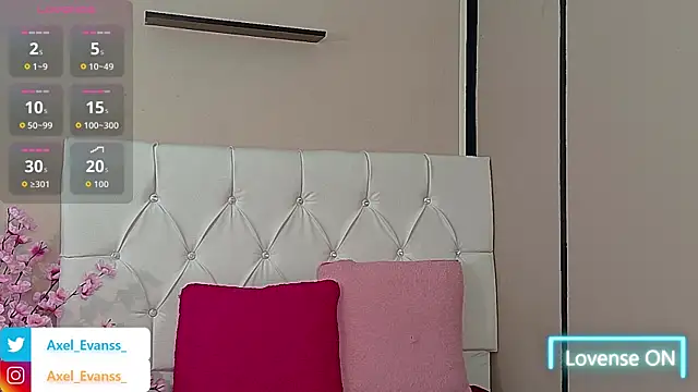 Snapshot of Axel__Evans chatting on October 7, 2025, 12:28 pm Axel Evans online show from October 7, 2025, 12:28 pm