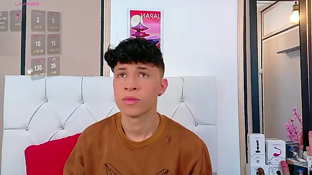 Axel  Evans online show from March 19, 2026, 2:39 pm