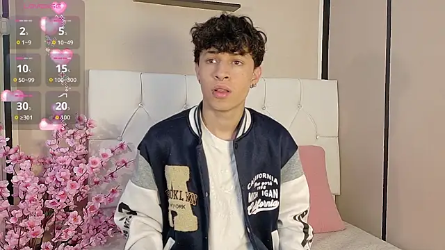 Snapshot of Axel__Evans chatting on October 23, 2025, 12:04 pm Axel Evans online show from October 23, 2025, 12:04 pm