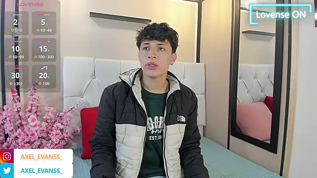 Snapshot of Axel__Evans chatting on September 29, 2025, 11:49 am Axel Evans online show from September 29, 2025, 11:49 am