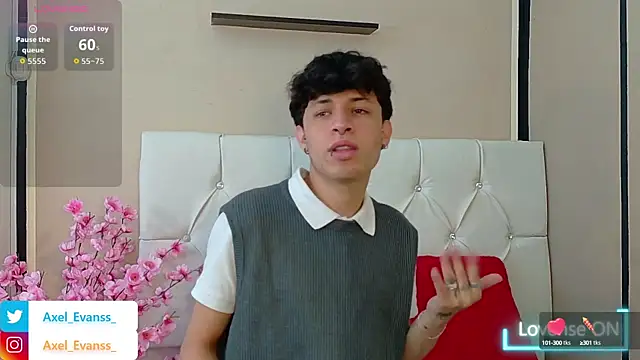 Snapshot of Axel__Evans chatting on October 13, 2025, 1:02 pm Axel Evans online show from October 13, 2025, 1:02 pm