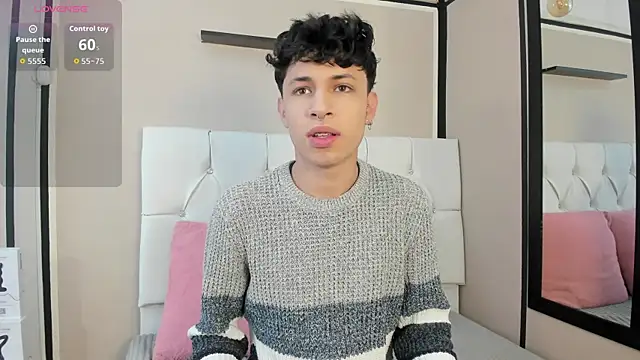 Snapshot of Axel__Evans chatting on September 11, 2025, 12:05 pm Axel Evans online show from September 11, 2025, 12:05 pm