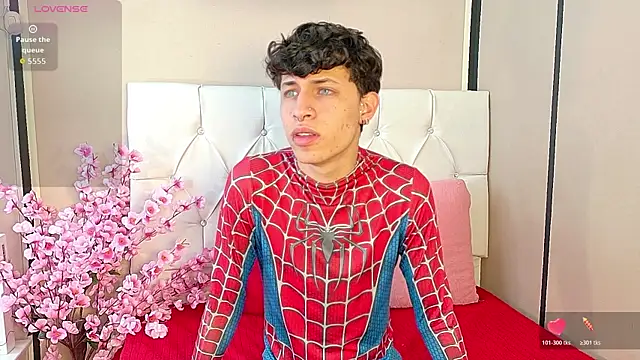 Snapshot of Axel__Evans chatting on October 18, 2025, 12:07 pm Axel Evans online show from October 18, 2025, 12:07 pm