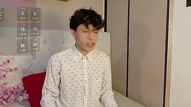 Snapshot of Axel__Evans chatting on October 24, 2025, 11:20 am Axel Evans online show from October 24, 2025, 11:20 am