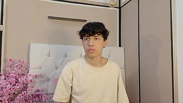 Snapshot of Axel__Evans chatting on October 27, 2025, 12:06 pm Axel Evans online show from October 27, 2025, 12:06 pm