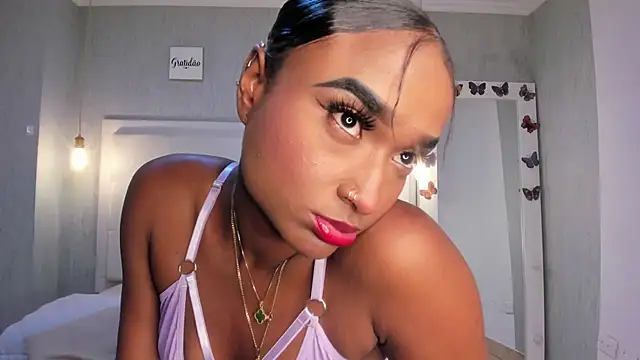 Snapshot of EsmeraldaNyx chatting on October 1, 2025, 9:29 pm EsmeraldaNyx online show from October 1, 2025, 9:29 pm