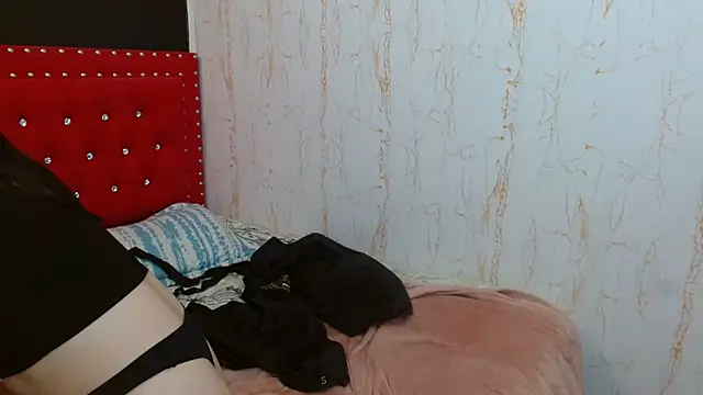 MiaKimky online show from October 4, 2025, 4:30 pm