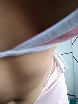 ChloeRaviss online show from September 26, 2025, 4:25 pm