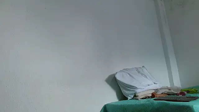 isabel 24 gil online show from December 1, 2025, 7:15 pm