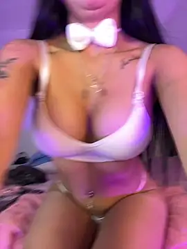 Snapshot of Im_tinaa_sr chatting on October 10, 2025, 1:17 am Im tinaa sr online show from October 10, 2025, 1:17 am