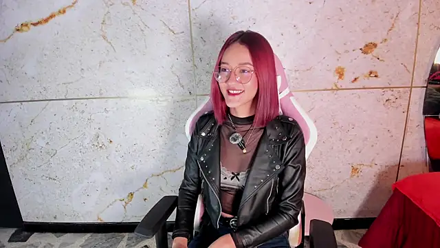 Snapshot of daphne_courtis chatting on September 11, 2025, 3:17 am daphne courtis online show from September 11, 2025, 3:17 am