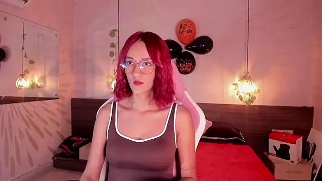 Snapshot of daphne_courtis chatting on October 13, 2025, 3:19 am daphne courtis online show from October 13, 2025, 3:19 am