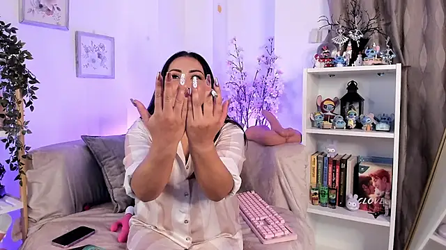 sweett-mary online show from December 17, 2025, 2:05 am