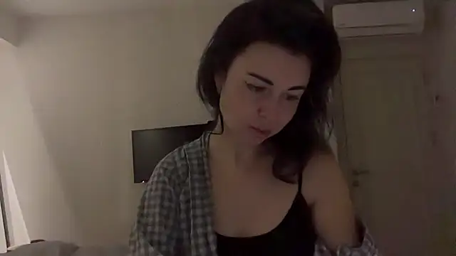 Snapshot of Gilin1 chatting on January 11, 2026, 7:54 pm Gilin1 online show from January 11, 2026, 7:54 pm