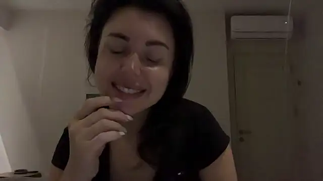 Snapshot of Gilin1 chatting on January 17, 2026, 8:12 pm Gilin1 online show from January 17, 2026, 8:12 pm