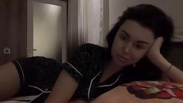 Snapshot of Gilin1 chatting on November 6, 2025, 8:13 pm Gilin1 online show from November 6, 2025, 8:13 pm