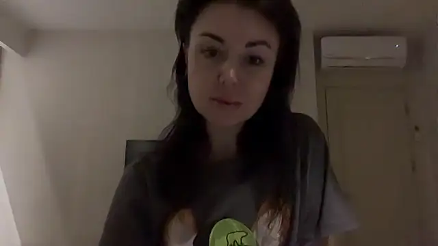 Snapshot of Gilin1 chatting on November 2, 2025, 8:47 pm Gilin1 online show from November 2, 2025, 8:47 pm