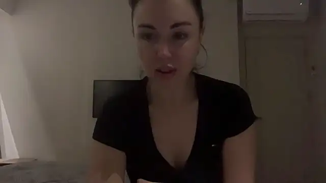 Snapshot of Gilin1 chatting on February 11, 2026, 7:58 pm Gilin1 online show from February 11, 2026, 7:58 pm