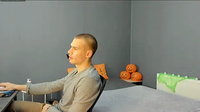 Snapshot of Garden_of_Eden_ chatting on October 29, 2025, 4:33 am Garden of Eden  online show from October 29, 2025, 4:33 am