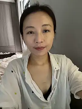 haiyan125216 online show from November 6, 2025, 6:06 am