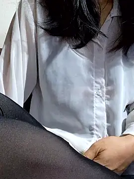 Snapshot of Maria2299 chatting on February 8, 2026, 8:06 pm Maria2299 online show from February 8, 2026, 8:06 pm