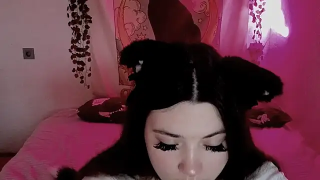 Snapshot of mirana_blade chatting on October 18, 2025, 5:53 am mirana blade online show from October 18, 2025, 5:53 am