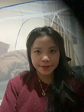 Snapshot of Bella_7777 chatting on September 17, 2025, 5:15 pm Bella 7777 online show from September 17, 2025, 5:15 pm