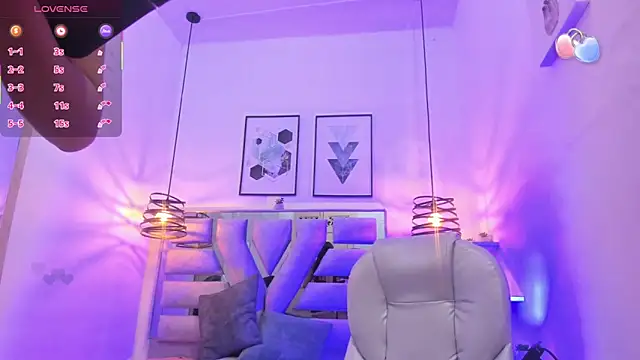 Snapshot of Ambar_Cullen chatting on October 17, 2025, 8:54 pm Ambar Cullen online show from October 17, 2025, 8:54 pm