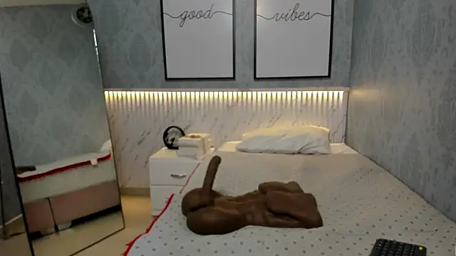 Ximenahott  online show from September 23, 2025, 10:11 am